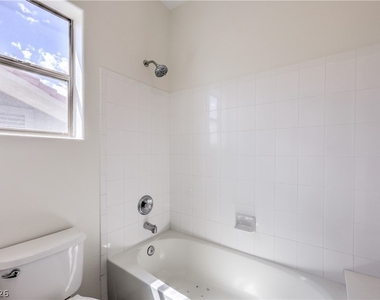10008 Dusty Winds Avenue - Photo Thumbnail 21