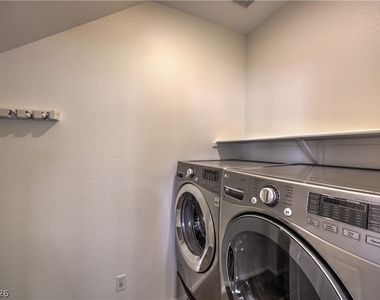 10008 Dusty Winds Avenue - Photo Thumbnail 15