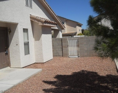 8212 Bluff Creek Avenue - Photo Thumbnail 2