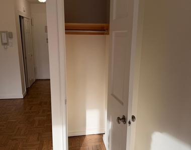 East 79th Street - Photo Thumbnail 7
