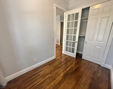 564 Hudson Street - Photo Thumbnail 2
