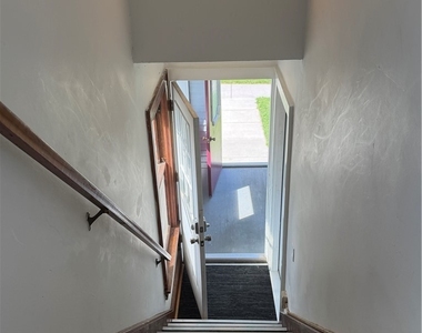 142-44 Lynwood Avenue - Photo Thumbnail 13
