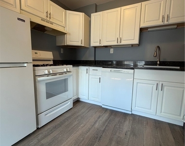 142-44 Lynwood Avenue - Photo Thumbnail 3