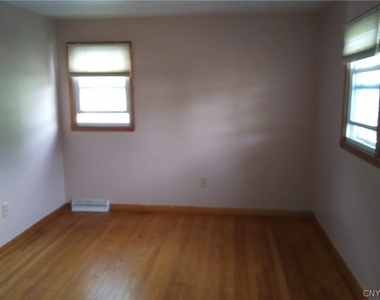 312 Cayuga Street - Photo Thumbnail 4