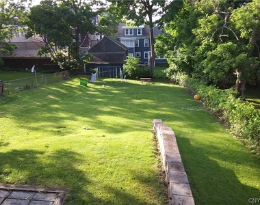 312 Cayuga Street - Photo Thumbnail 12