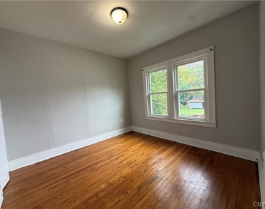 526 Boyden Street - Photo Thumbnail 11