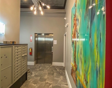 10 Genesee Street - Photo Thumbnail 2