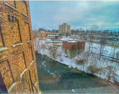 10 Genesee Street - Photo Thumbnail 18