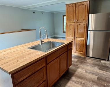 7878 Sagamore Drive N - Photo Thumbnail 14