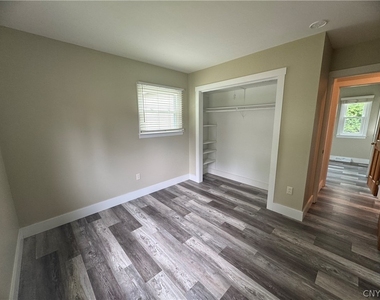 7878 Sagamore Drive N - Photo Thumbnail 32