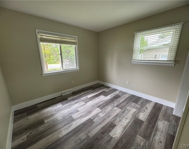 7878 Sagamore Drive N - Photo Thumbnail 23
