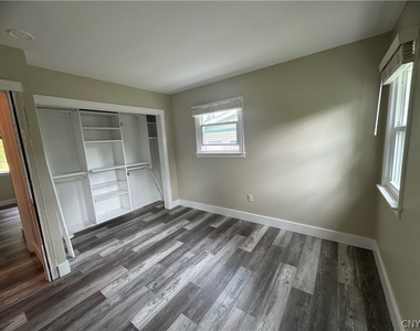 7878 Sagamore Drive N - Photo Thumbnail 24
