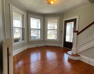 18-20 North Main Street - Photo Thumbnail 2