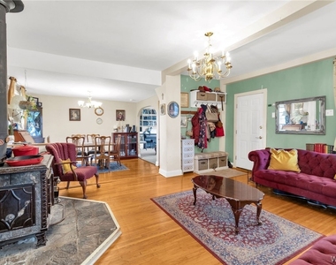 5166 William Street - Photo Thumbnail 18