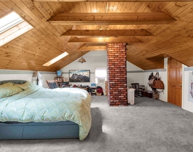 5166 William Street - Photo Thumbnail 32