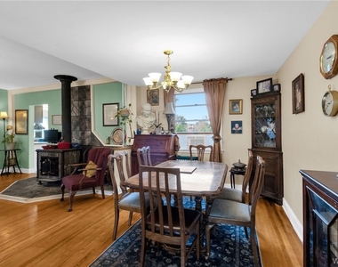 5166 William Street - Photo Thumbnail 21