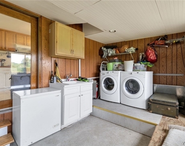 5166 William Street - Photo Thumbnail 41