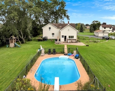 5166 William Street - Photo Thumbnail 5