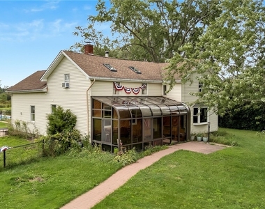 5166 William Street - Photo Thumbnail 2