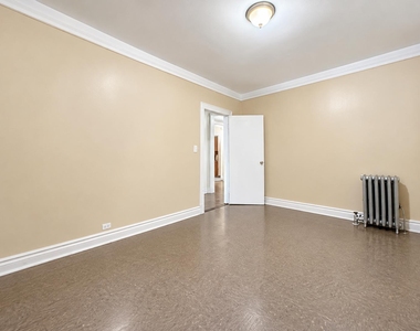 882 Bryant Ave - Photo Thumbnail 5