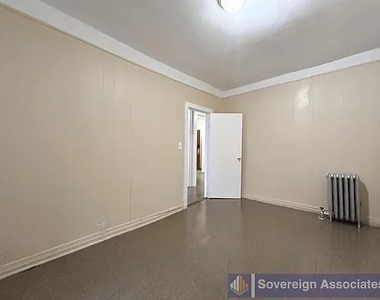 882 Bryant Ave - Photo Thumbnail 7