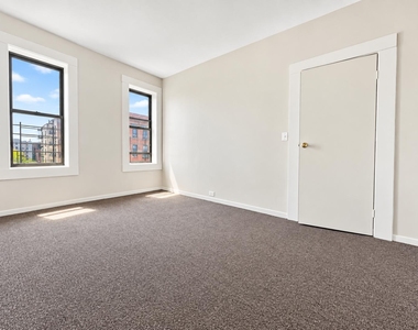 882 Bryant Ave - Photo Thumbnail 2