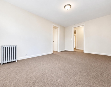 882 Bryant Ave - Photo Thumbnail 1