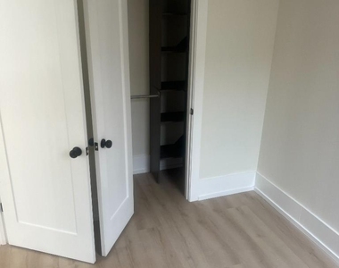 944 N Damen Ave - Photo Thumbnail 7