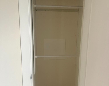 944 N Damen Ave - Photo Thumbnail 16