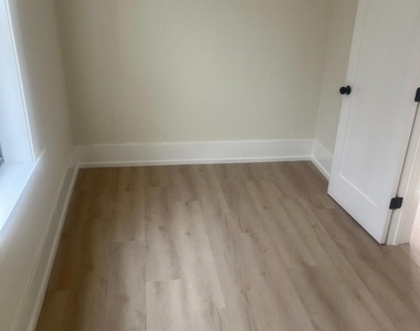 944 N Damen Ave - Photo Thumbnail 17