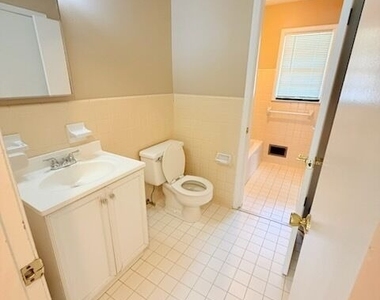1204 Edgewood Drive - Photo Thumbnail 5