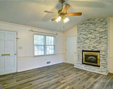 6428 Paradise Point Road - Photo Thumbnail 12