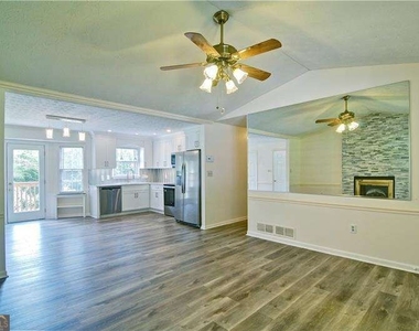 6428 Paradise Point Road - Photo Thumbnail 11