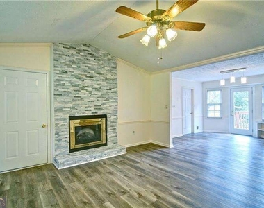 6428 Paradise Point Road - Photo Thumbnail 10