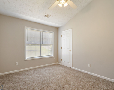 215 Cambridge Way - Photo Thumbnail 11