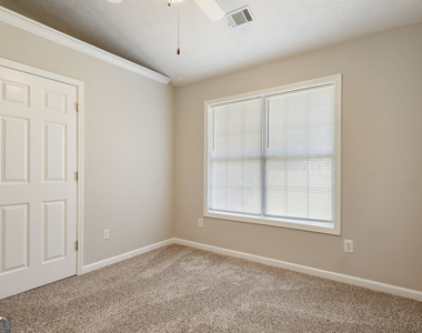 215 Cambridge Way - Photo Thumbnail 10