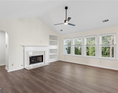 3139 Brookeview Lane Nw - Photo Thumbnail 3