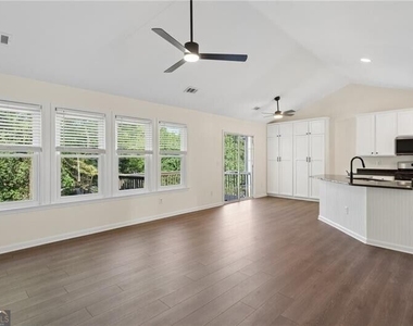 3139 Brookeview Lane Nw - Photo Thumbnail 6