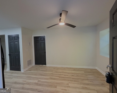 901 Pacific Avenue - Photo Thumbnail 4