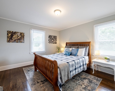 478 E Johnson Street - Photo Thumbnail 15