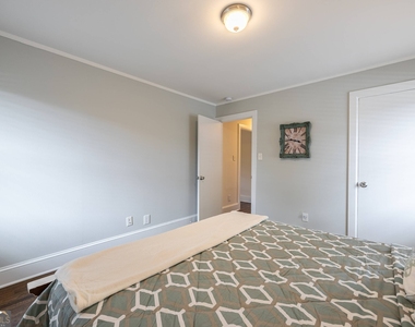 478 E Johnson Street - Photo Thumbnail 25