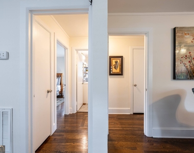 478 E Johnson Street - Photo Thumbnail 13