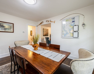 478 E Johnson Street - Photo Thumbnail 6