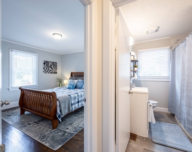 478 E Johnson Street - Photo Thumbnail 14