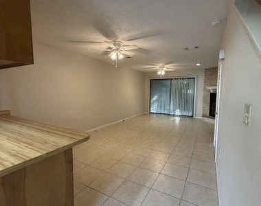 102 Inlet Reach Circle - Photo Thumbnail 3