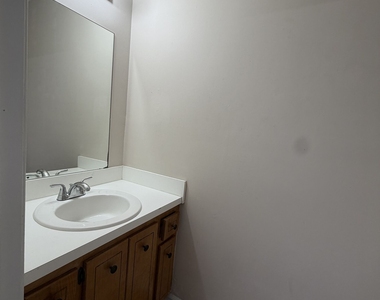 102 Inlet Reach Circle - Photo Thumbnail 12