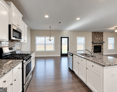 1612 Lapland Drive - Photo Thumbnail 6