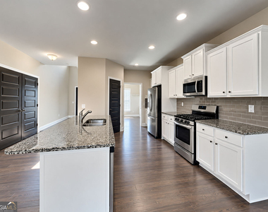 1612 Lapland Drive - Photo Thumbnail 5