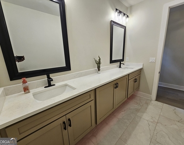 10490 Rivertown Road - Photo Thumbnail 14