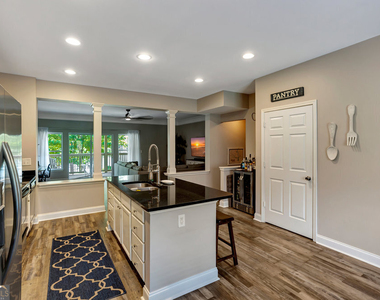 1226 E Bowersville Highway - Photo Thumbnail 6